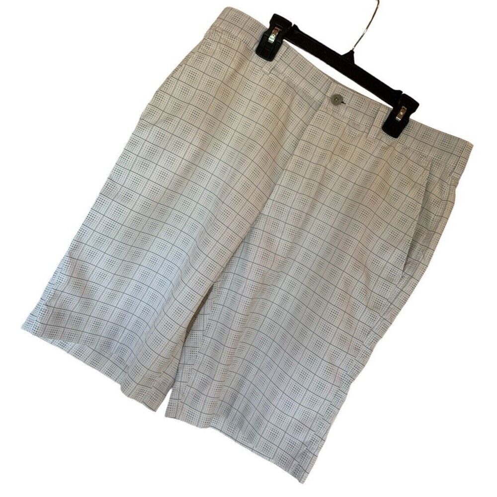 PGA TOUR Golf Shorts Men’s Size 32 Stretch Waistband Lightweight Fabric EUC